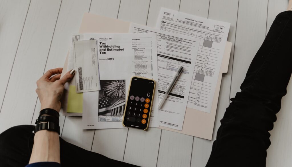 Educação Financeira do Zero: Por Que Você Está Terceirizando as Decisões Mais Importantes da Sua Vida (e Como Parar Hoje) B03732fea922d8f3b1c920d68ef89f0d7a3cb51b 1024x587